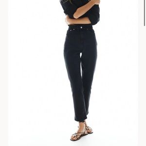 Vintage Mom Fit Ultra High Ankle Jeans